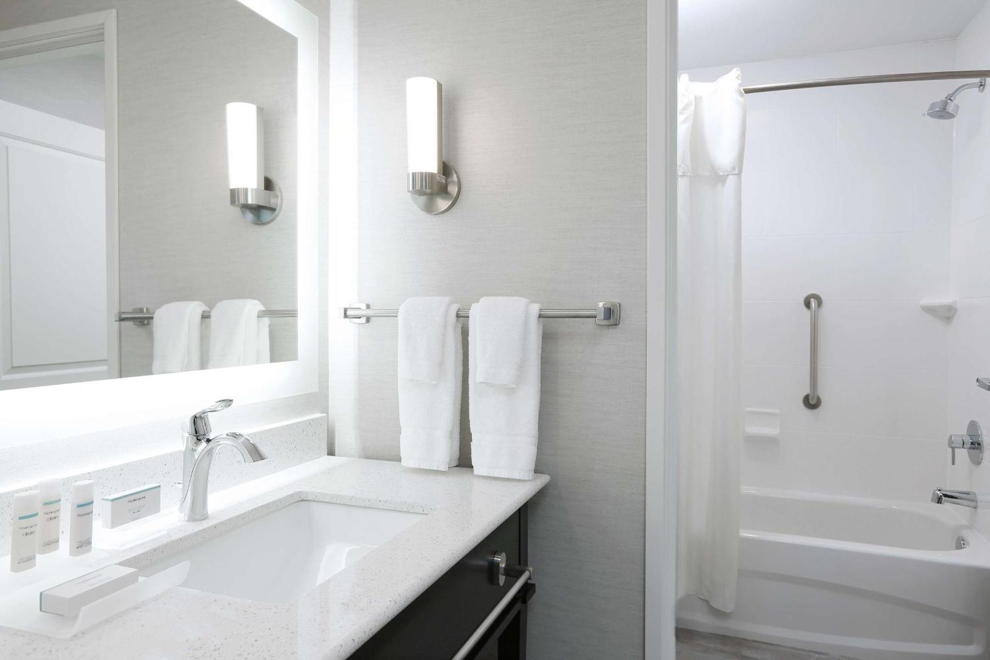 Homewood Suites By Hilton West Fargo/Sanford Medical Center Ngoại thất bức ảnh